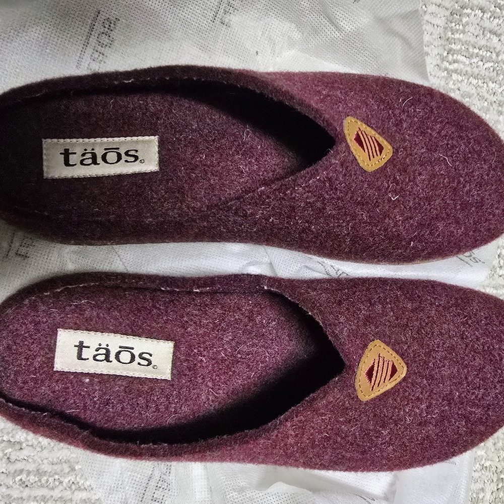 Taos My Sweet Wool Slippers NWOT